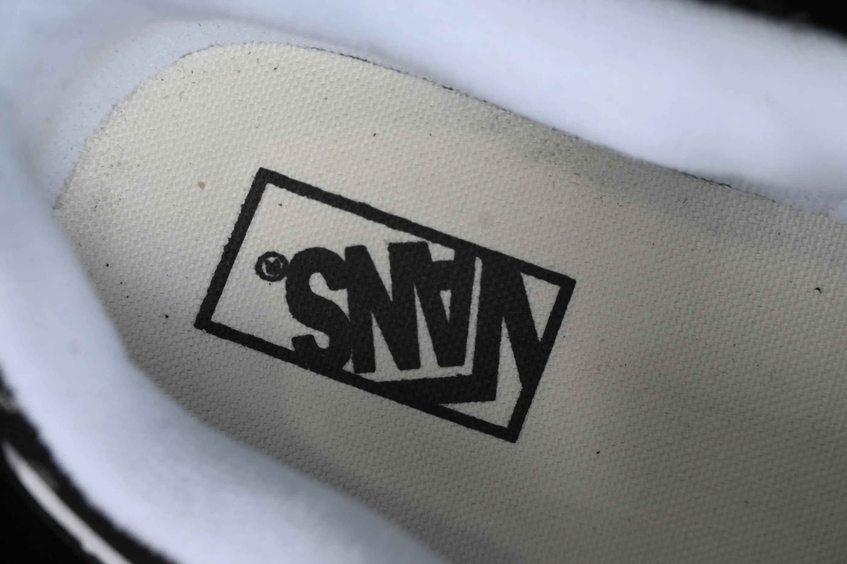 All categories Vans Vans series Vans Low Vans low-top Vans Knu-Skool high-end customized joint denim presbyopic bread shoes VN0009QC6BT
